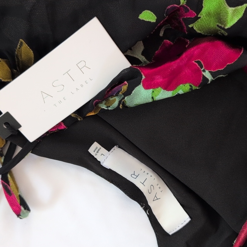 Astr the label Black and Red Floral Midi Dress - Picture 3 of 7